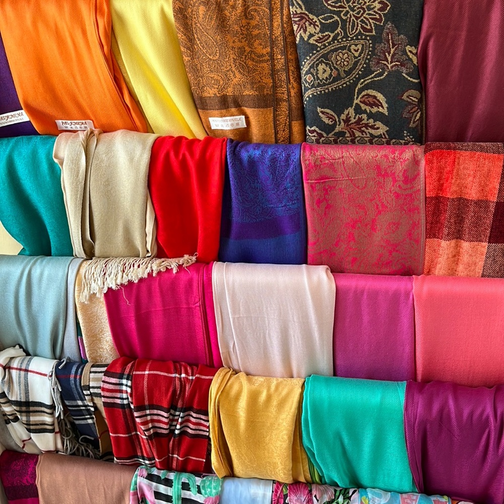 Women scarfs
